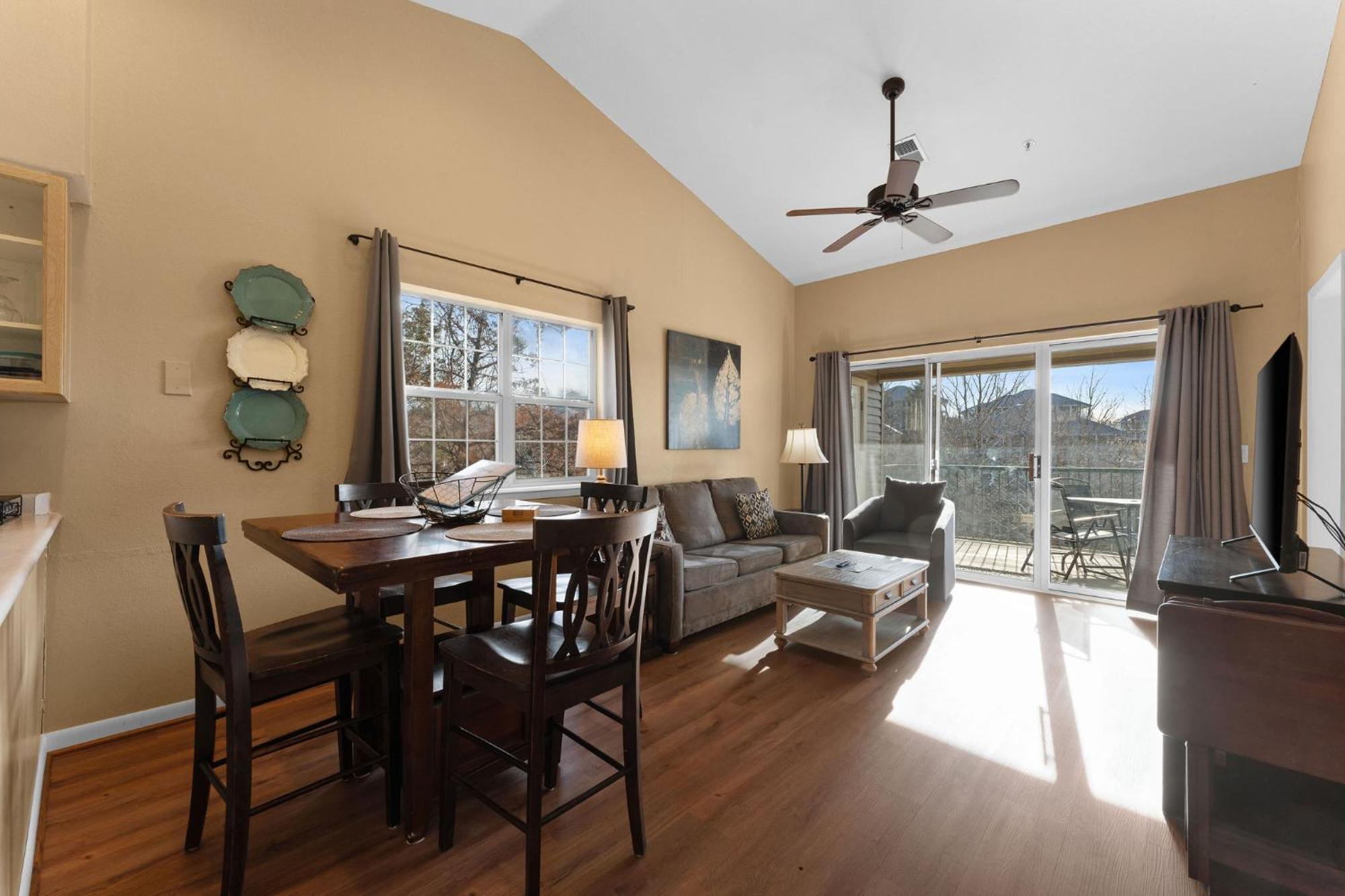 Cozy Top Floor 2Br Condo With View And Amenities!! Point Lookout Exterior photo