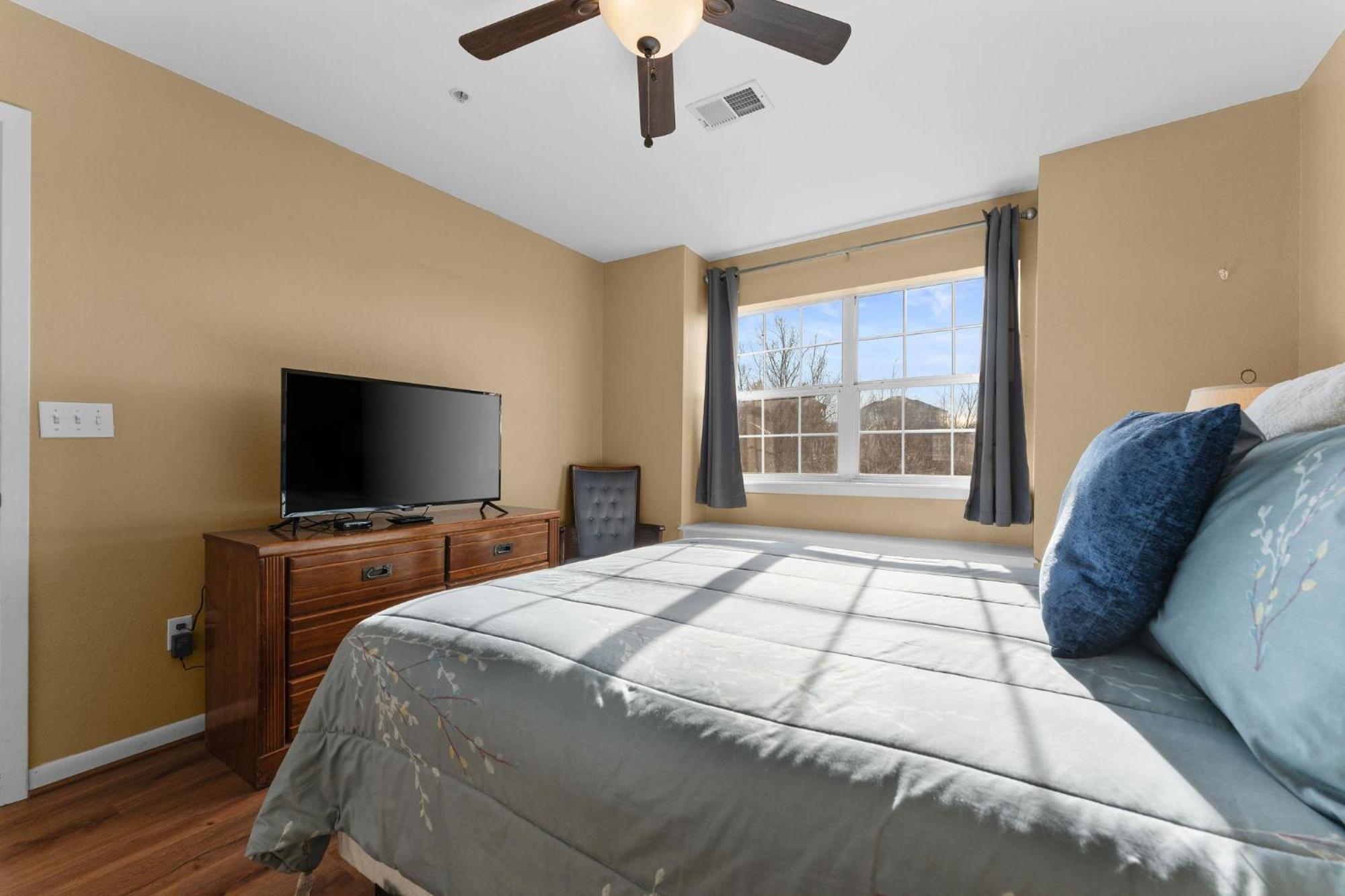 Cozy Top Floor 2Br Condo With View And Amenities!! Point Lookout Exterior photo