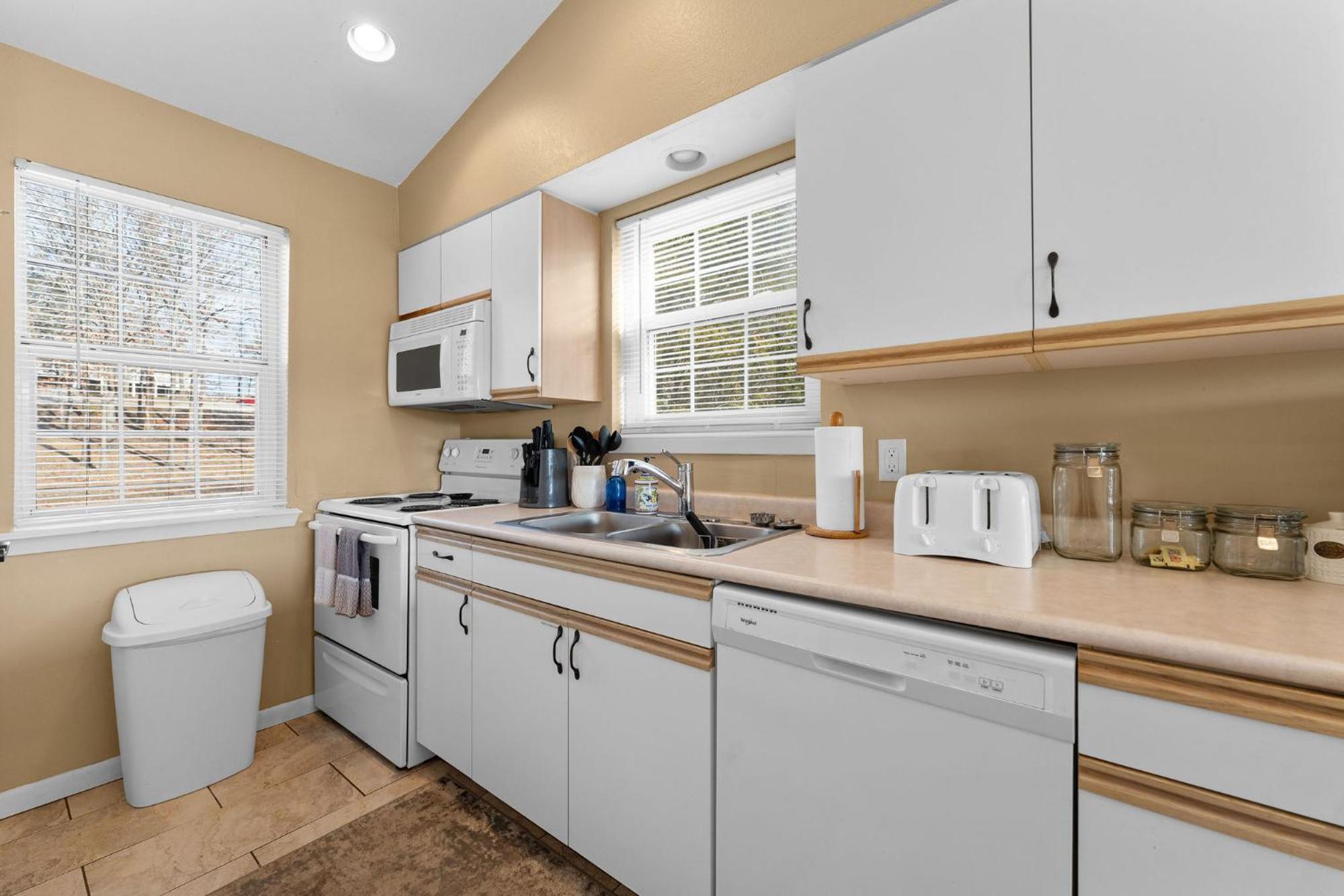 Cozy Top Floor 2Br Condo With View And Amenities!! Point Lookout Exterior photo